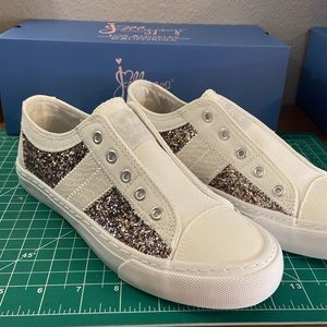 Jellypop Elite canvas slip on sneakers.
